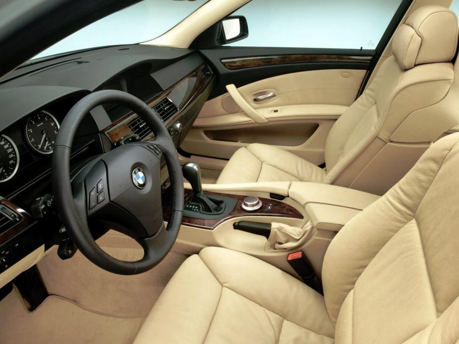 Интерьер BMW Brilliance 530Li 2007 года  (CN) (фото 12 из 33)